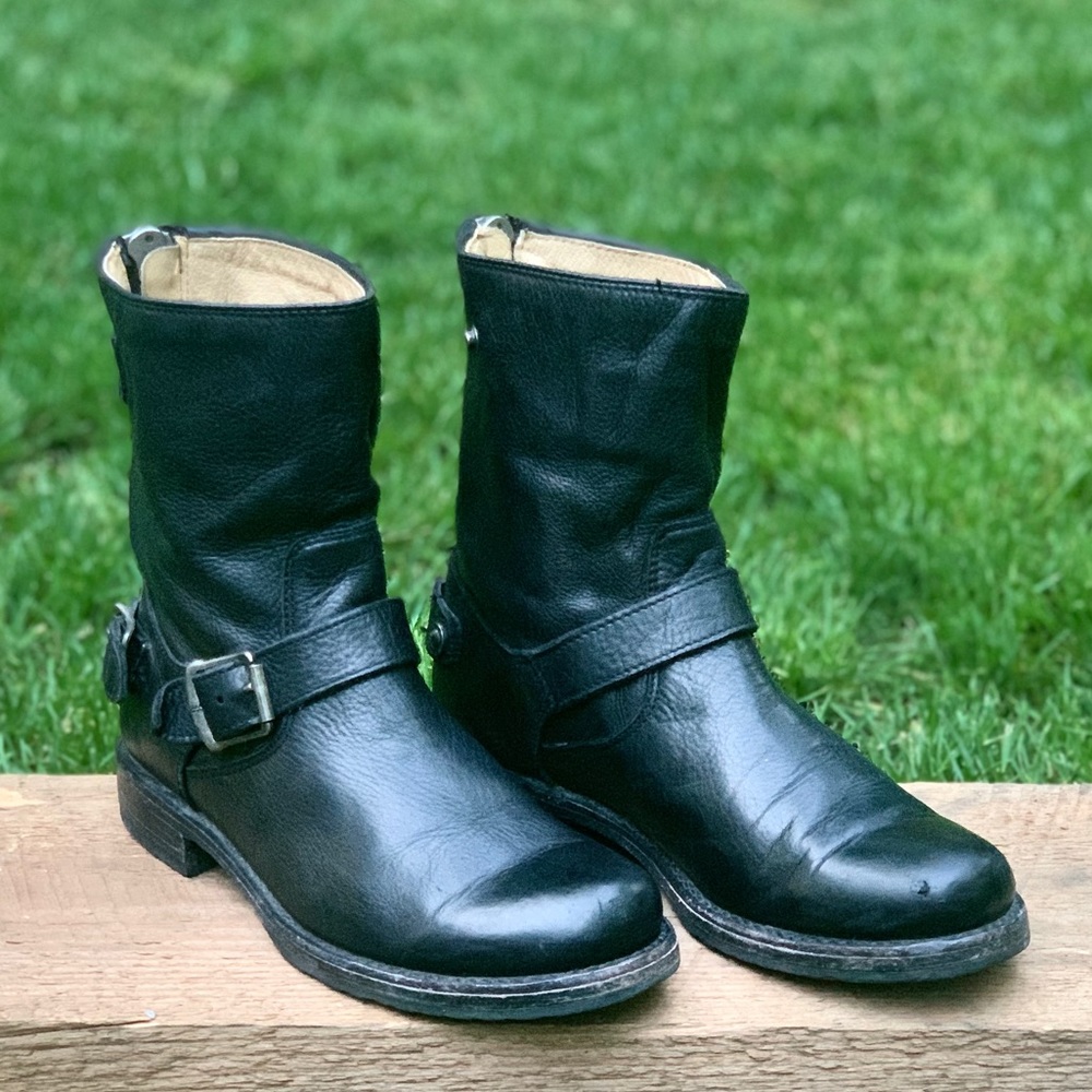 Frye Veronica Short